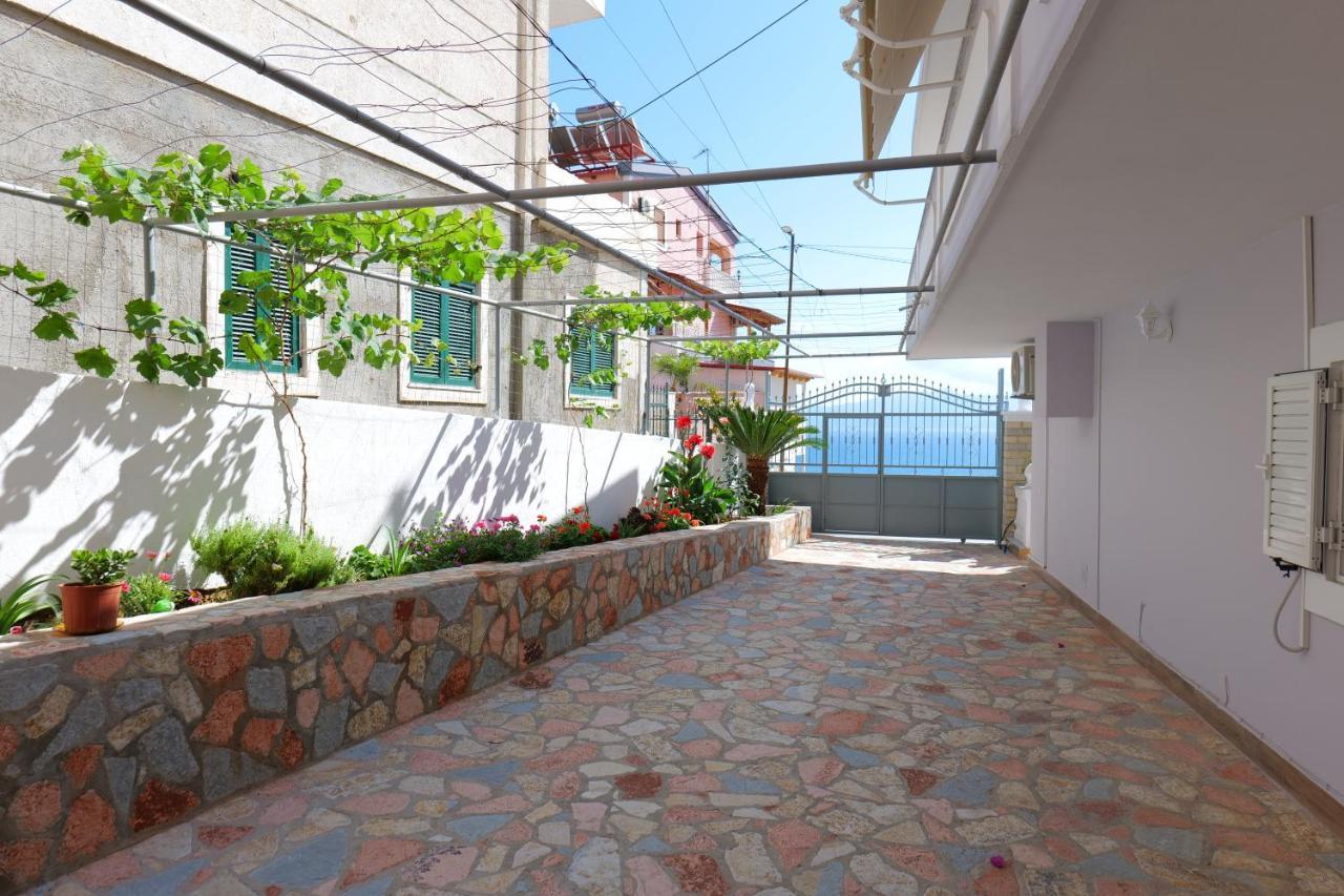 Kosta Apartments Sarandë Buitenkant foto